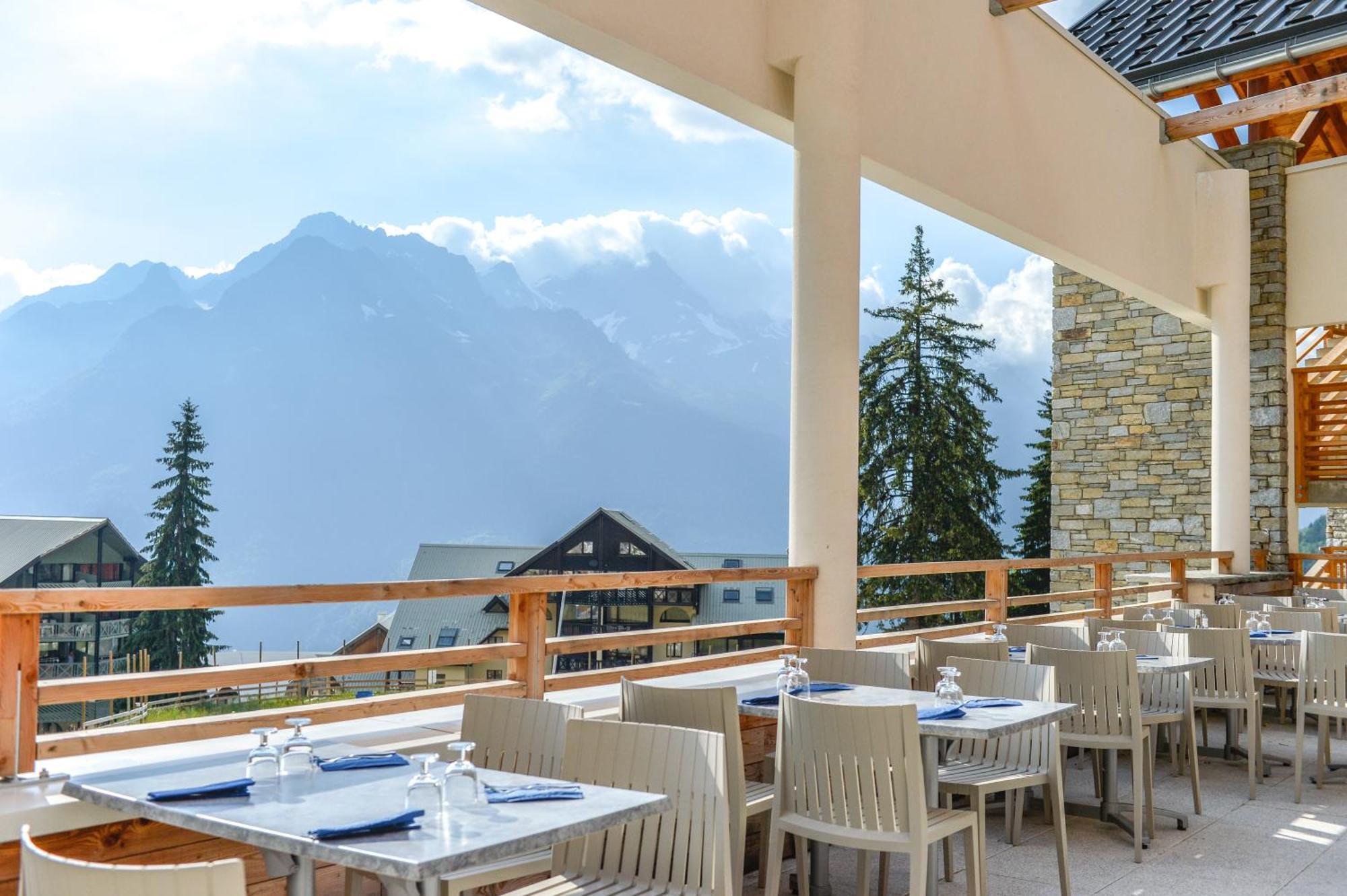 Villages Clubs Du Soleil - Oz En Oisans Oz Esterno foto